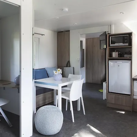 פארק נופש Strand49 Glamping Sint Maartenszee *