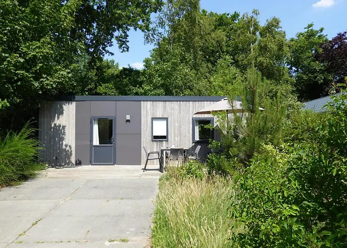 Strand49 Glamping Sint Maartenszee 假日公园 *