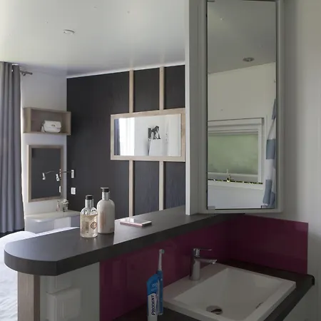 Strand49 Glamping Sint Maartenszee ホリデーパーク
