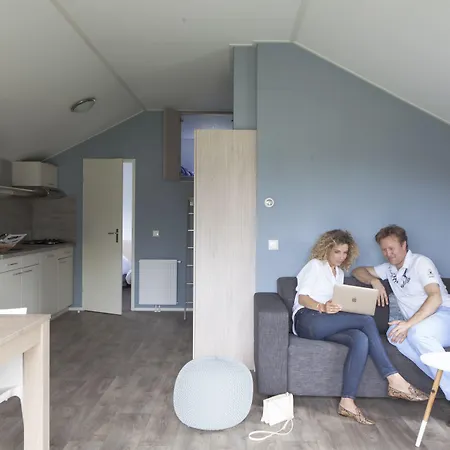 ホリデーパーク Strand49 Glamping Sint Maartenszee *